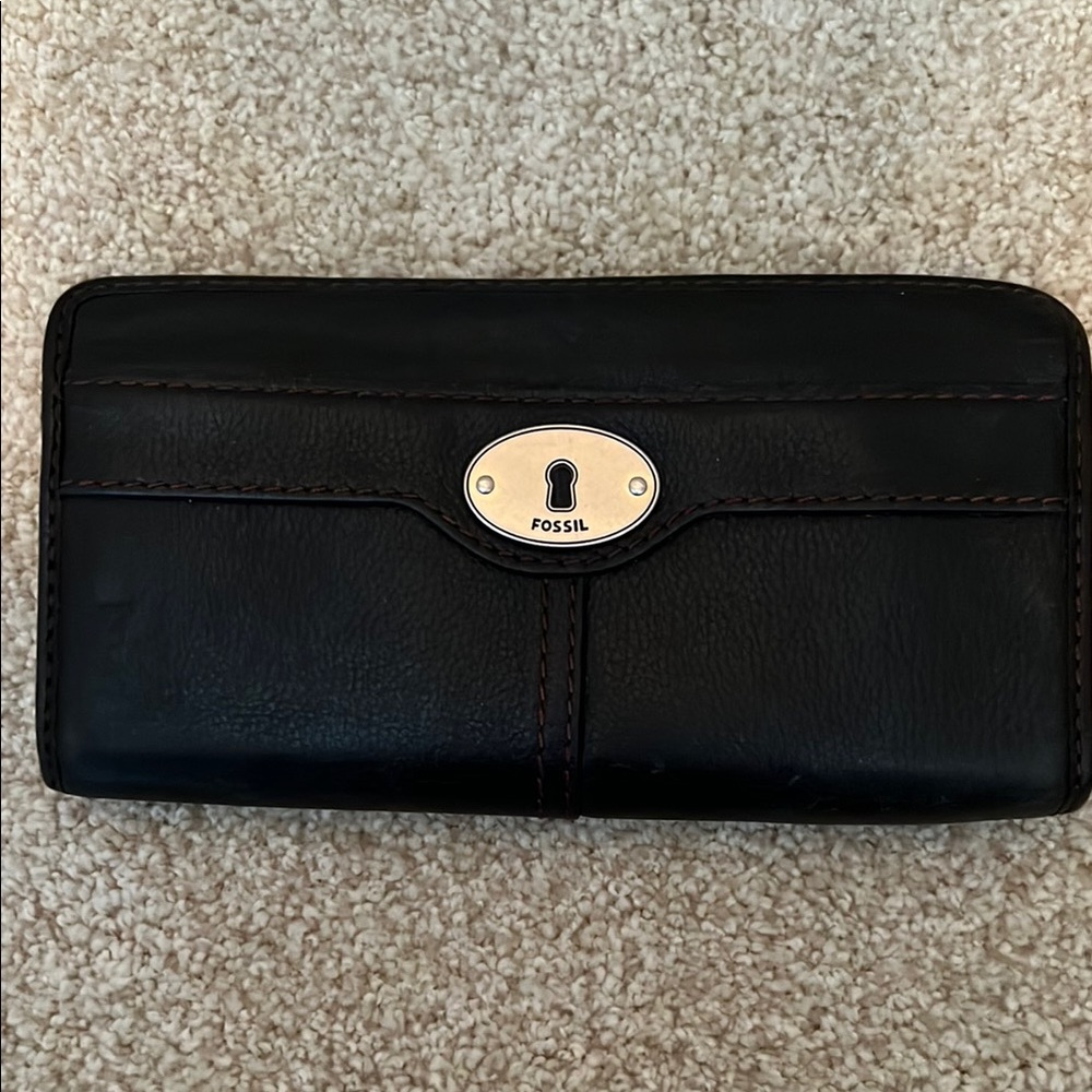 Black leather fossil wallet